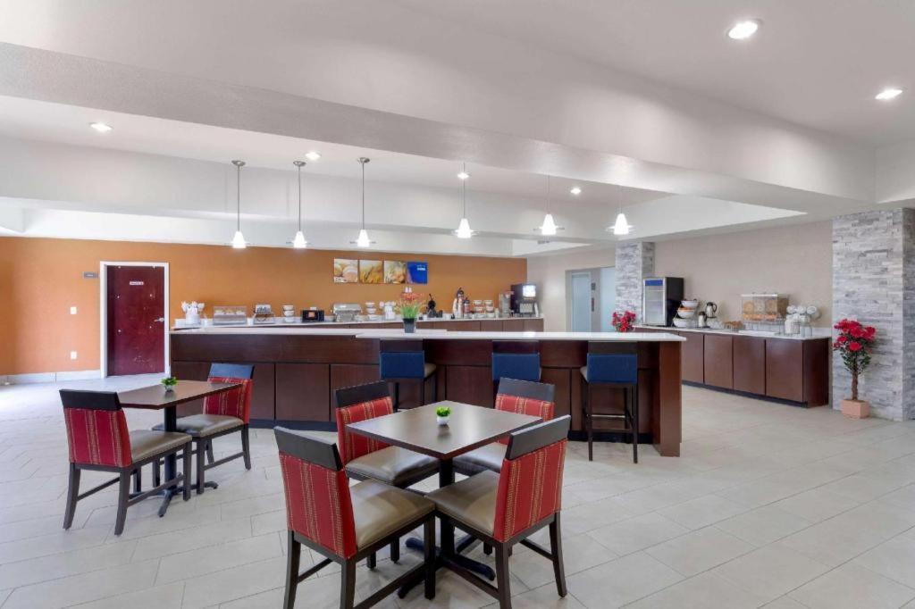 Comfort Suites Copperas Cove Exterior photo